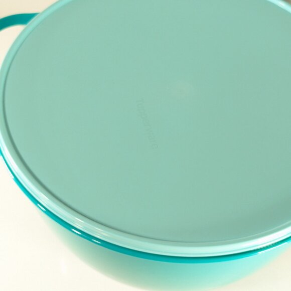 Retired 14L TUPPERWARE Thatsa JUMBO Bowl, large mixing bowl Teal / light blue - Picture 6 of 13